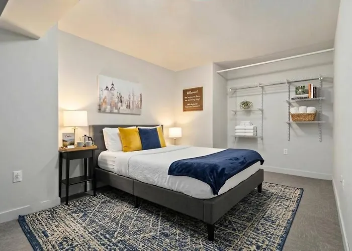 2br Nfl Draft Sleeps 5 Parking