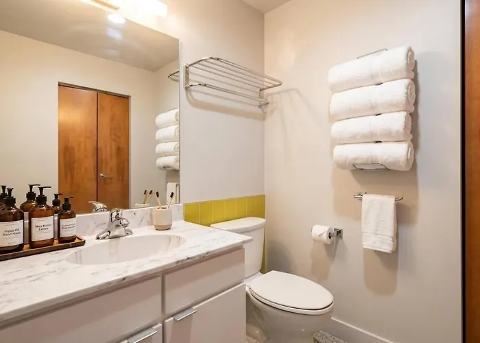 2br Nfl Draft Sleeps 5 Parking Pittsburgh